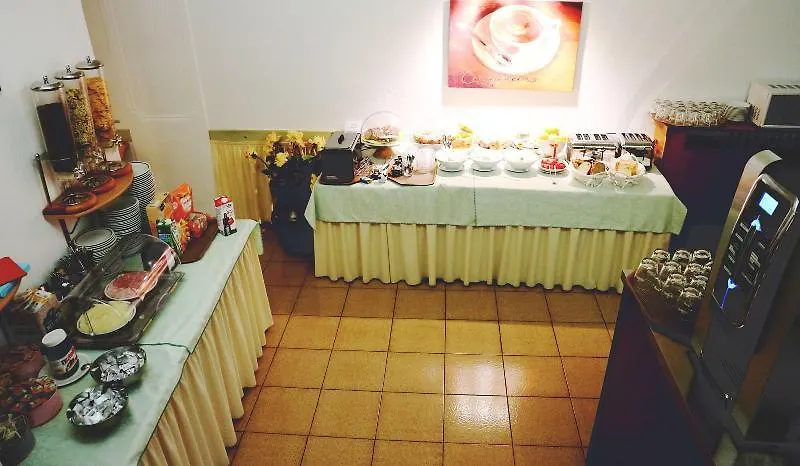 Hotel Modena Old Town Malcesine 2*,  Italy