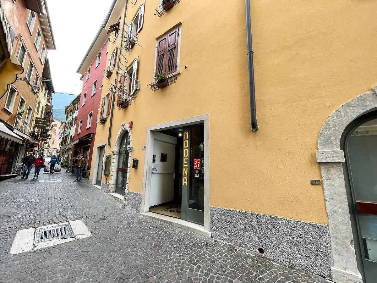 Hotel Modena Old Town Malcesine 2*,