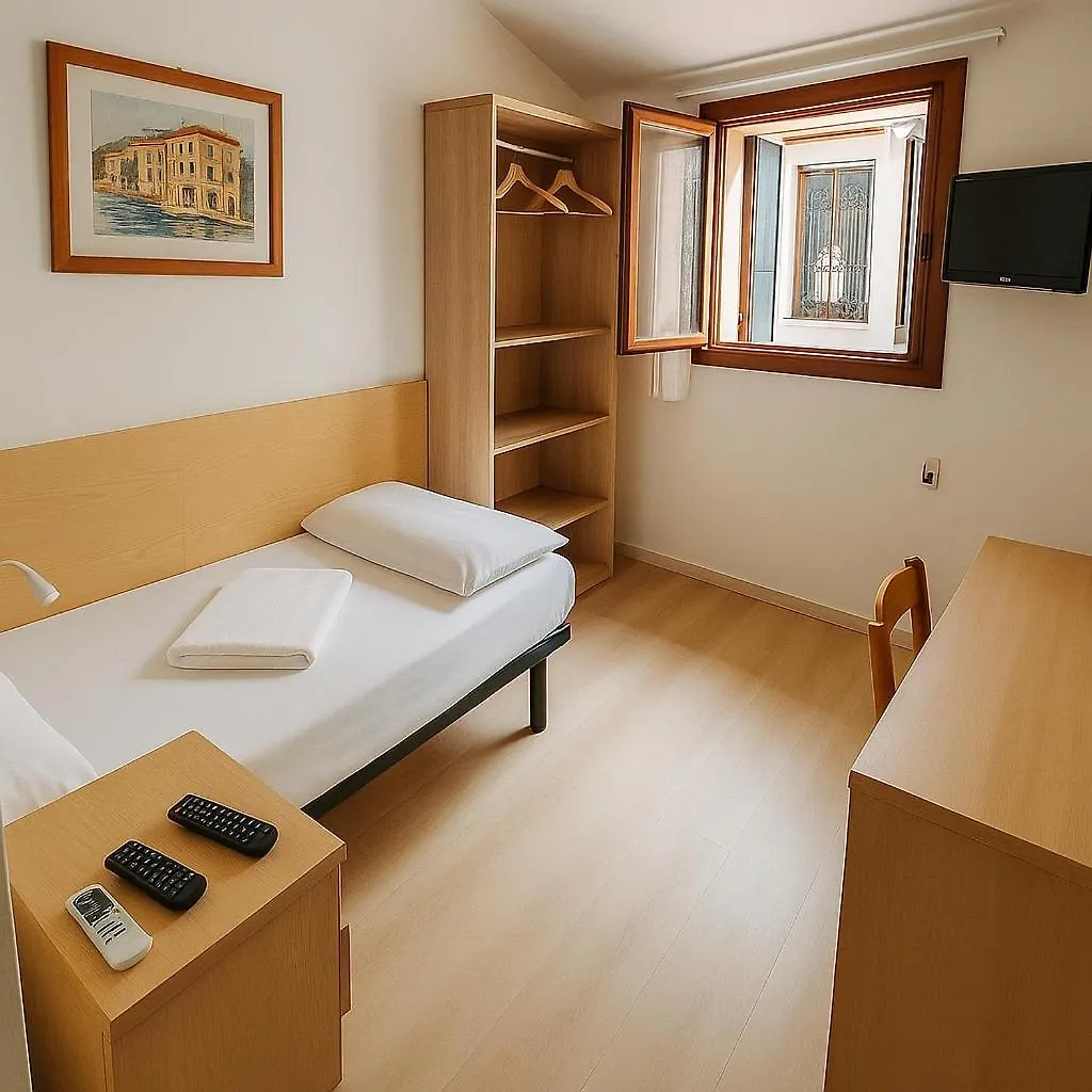 Hotel Modena Old Town Malcesine