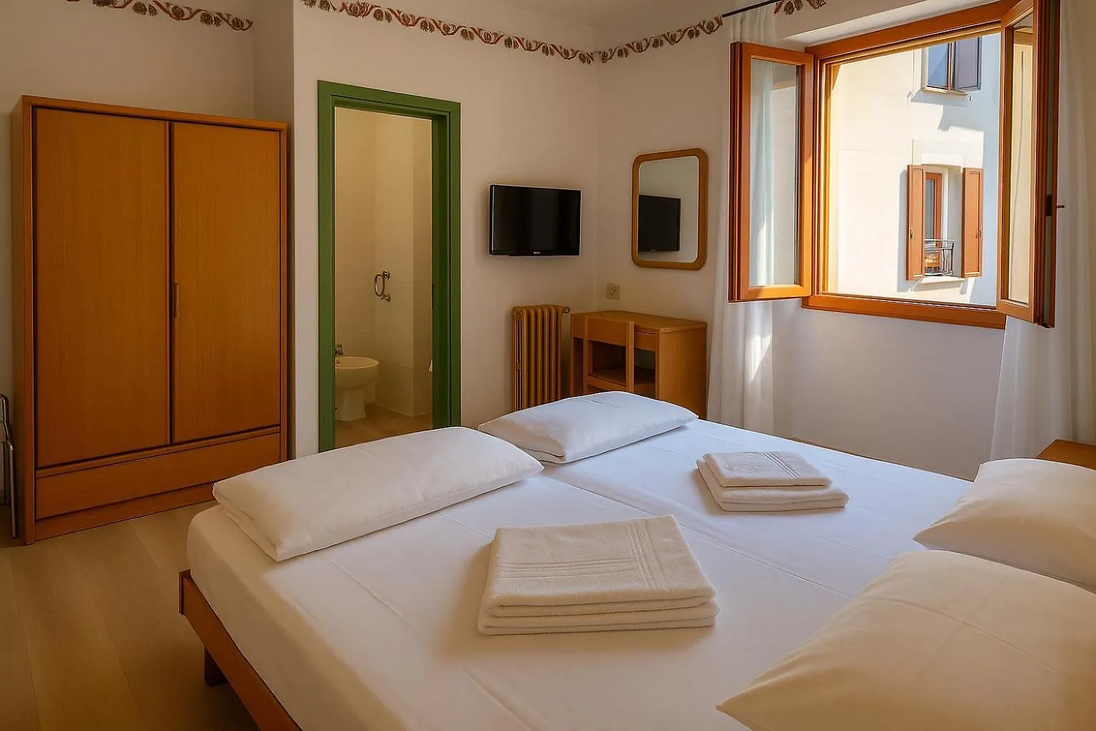 **  Hotel Modena Old Town Malcesine Italy
