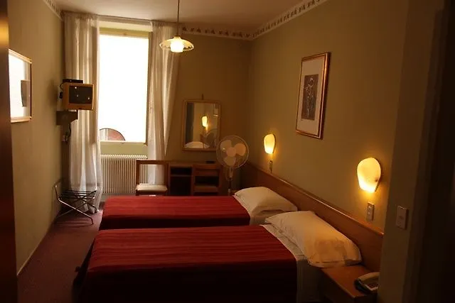 **  Hotel Modena Old Town Malcesine Italy