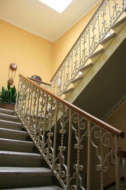 Hotel Modena Old Town Malcesine 2*,  Italy