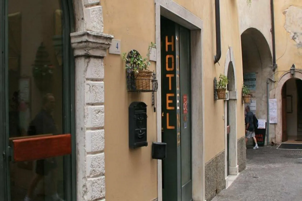 Hotel Modena Old Town location